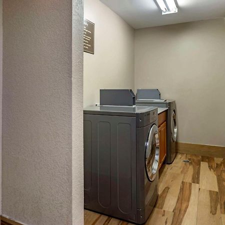 Comfort Inn Midtown Tulsa Esterno foto