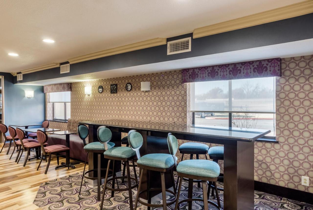 Comfort Inn Midtown Tulsa Esterno foto
